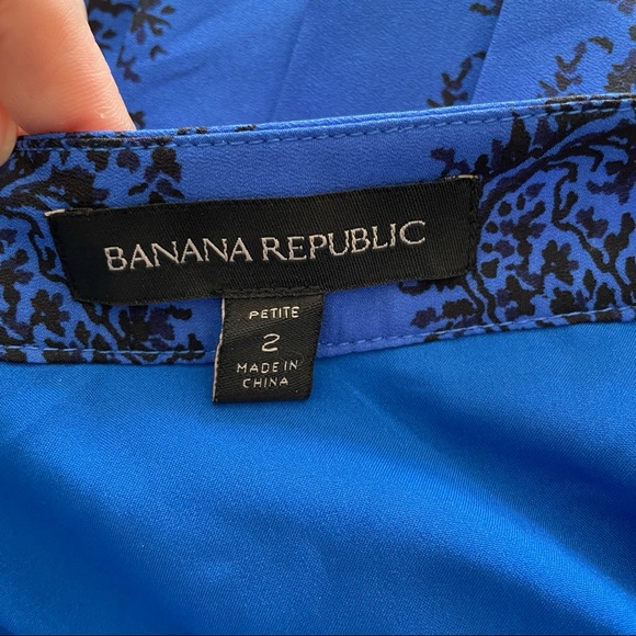 Banana Republic Blue Pleated Paisley Print Faux Wrap Midi Skirt Size 2 Petite - Picture 2 of 9